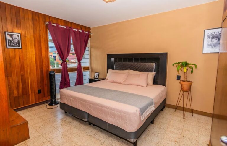 CASA GUAPA - CASA GUAPA