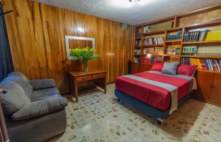 CASA GUAPA - CASA GUAPA